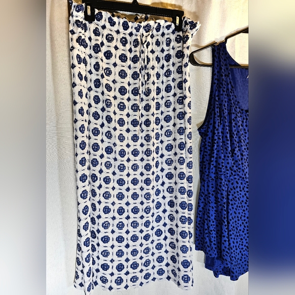 Mystery Box L New Directions - Picture 9 of 12